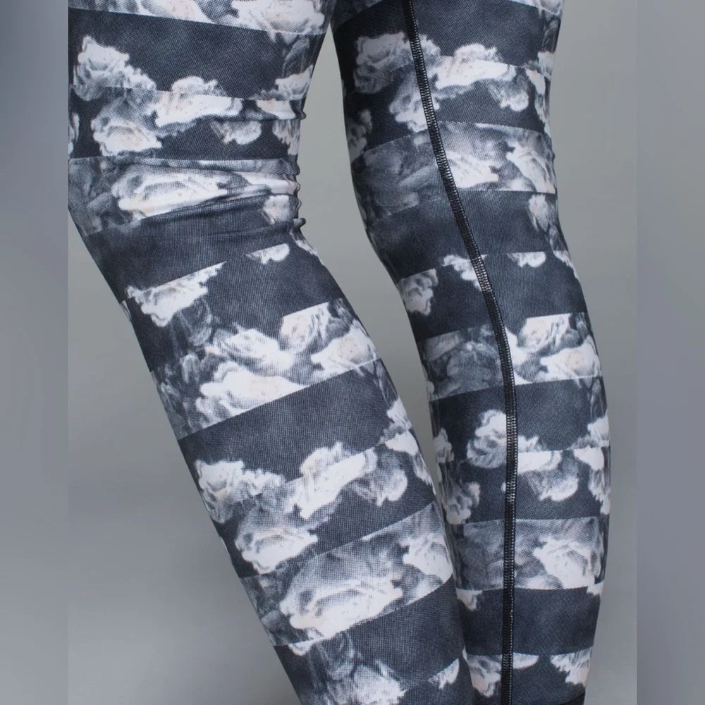 Lululemon High Times Pant, size 4